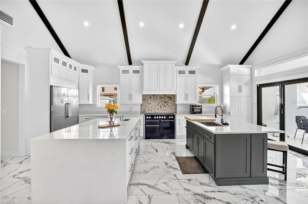 На продажу: $1,250,000 (5 спален, 4 ванн, 3919 Квадратных фут)