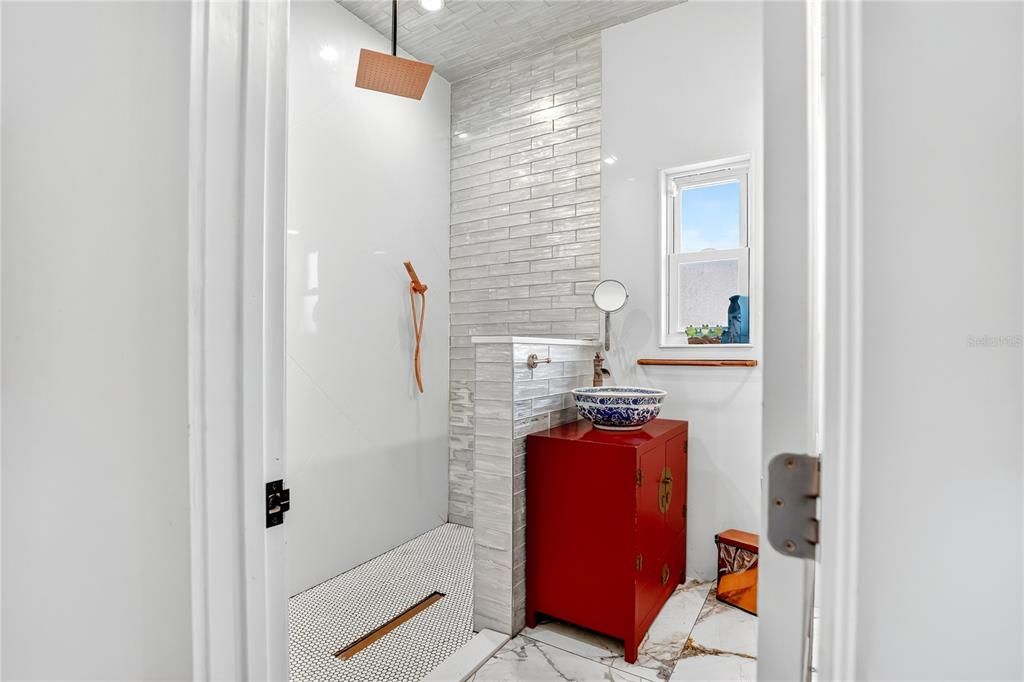 На продажу: $1,250,000 (5 спален, 4 ванн, 3919 Квадратных фут)