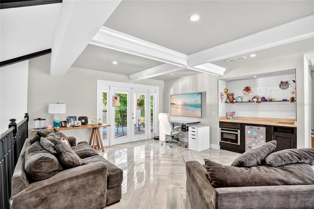 На продажу: $1,250,000 (5 спален, 4 ванн, 3919 Квадратных фут)