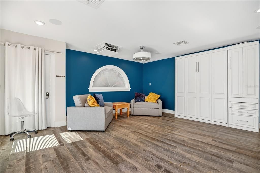 На продажу: $1,250,000 (5 спален, 4 ванн, 3919 Квадратных фут)