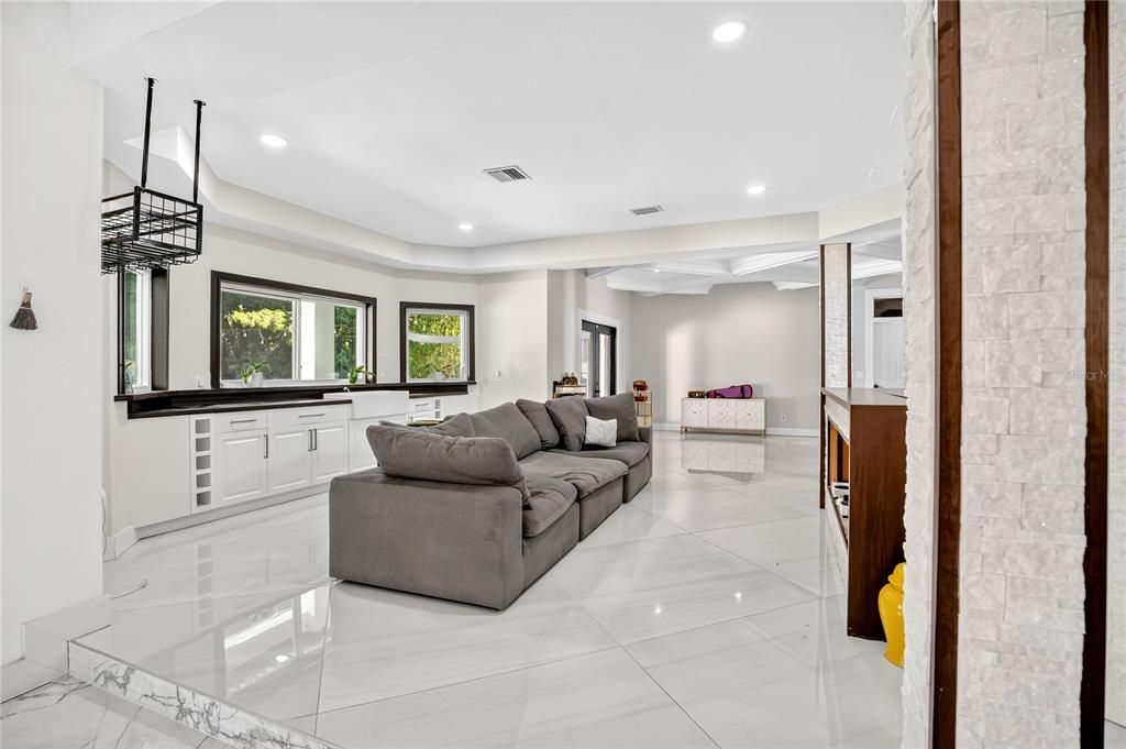 На продажу: $1,250,000 (5 спален, 4 ванн, 3919 Квадратных фут)