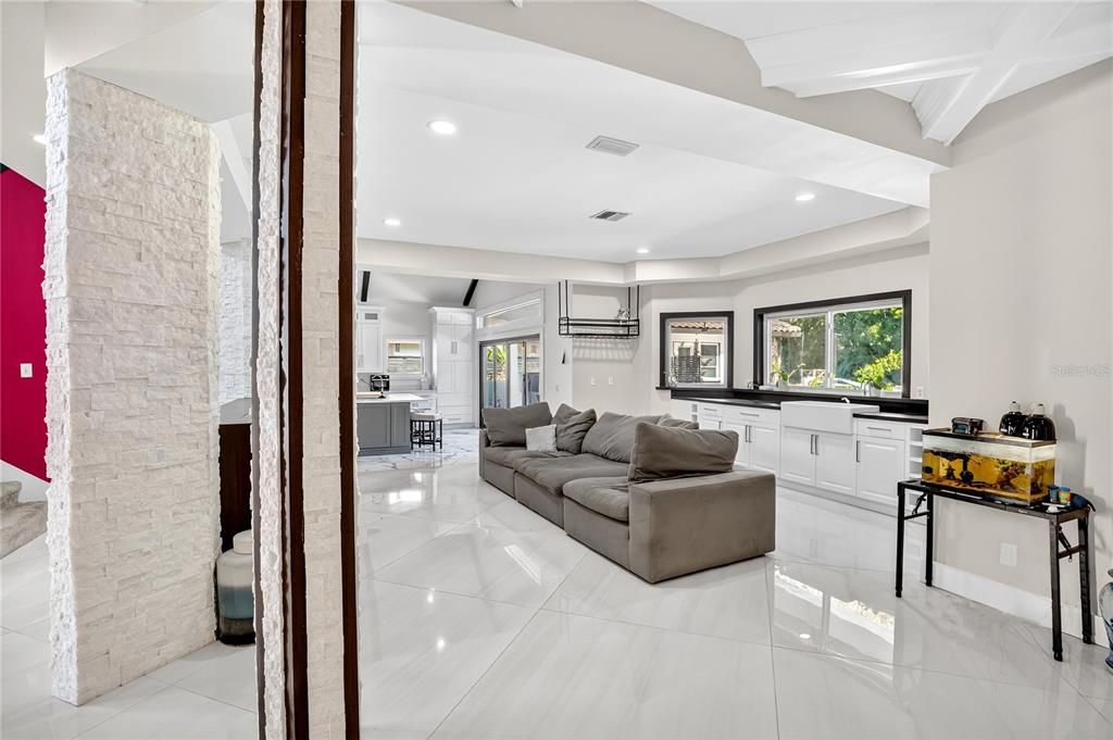 На продажу: $1,250,000 (5 спален, 4 ванн, 3919 Квадратных фут)