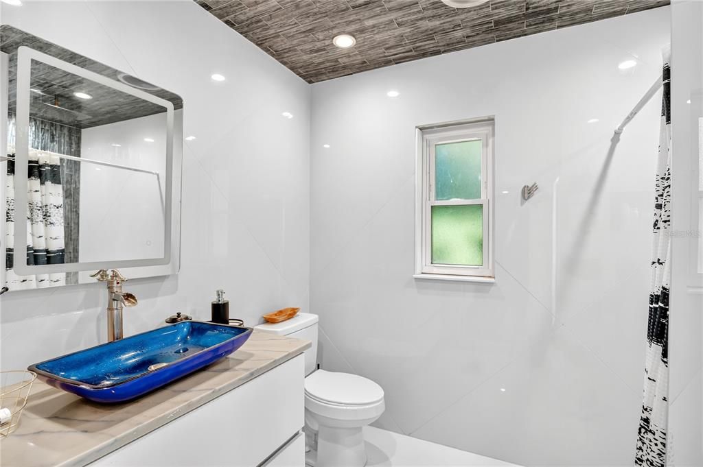 На продажу: $1,250,000 (5 спален, 4 ванн, 3919 Квадратных фут)