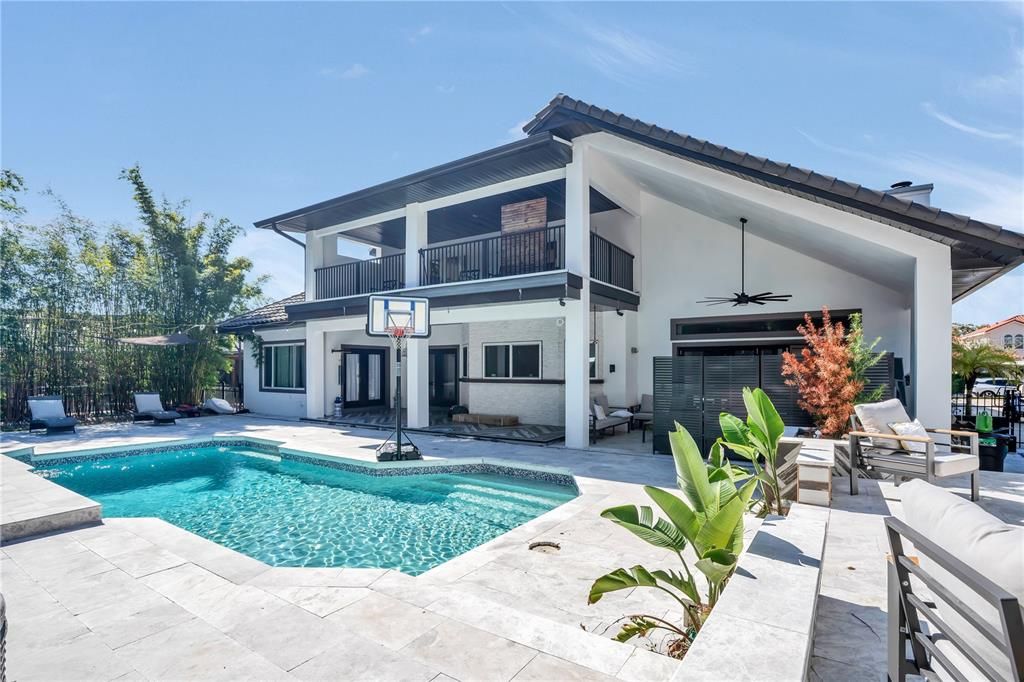 На продажу: $1,250,000 (5 спален, 4 ванн, 3919 Квадратных фут)