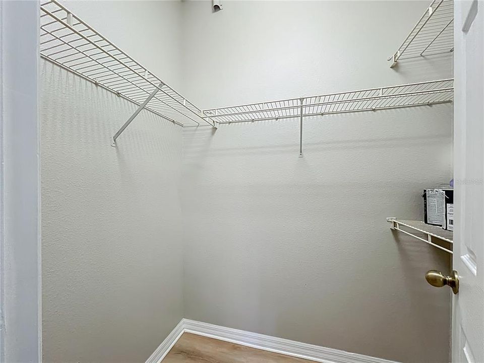 待售: $269,800 (2 贝兹, 2 浴室, 1068 平方英尺)