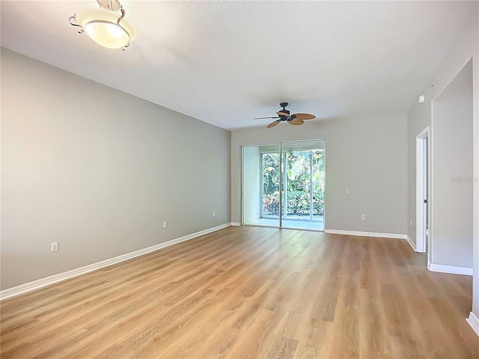 待售: $269,800 (2 贝兹, 2 浴室, 1068 平方英尺)