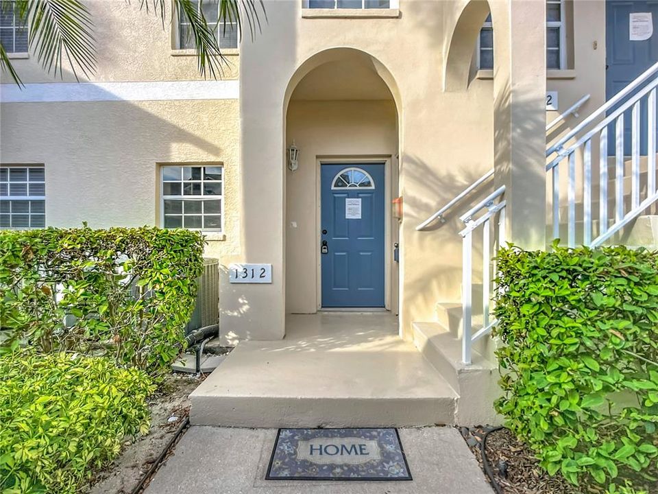 待售: $269,800 (2 贝兹, 2 浴室, 1068 平方英尺)