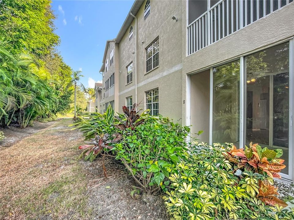 待售: $269,800 (2 贝兹, 2 浴室, 1068 平方英尺)