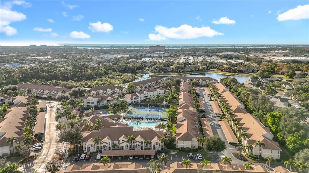 待售: $269,800 (2 贝兹, 2 浴室, 1068 平方英尺)