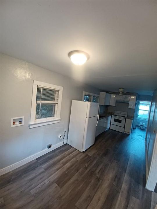 待售: $525,000 (6 贝兹, 0 浴室, 2400 平方英尺)