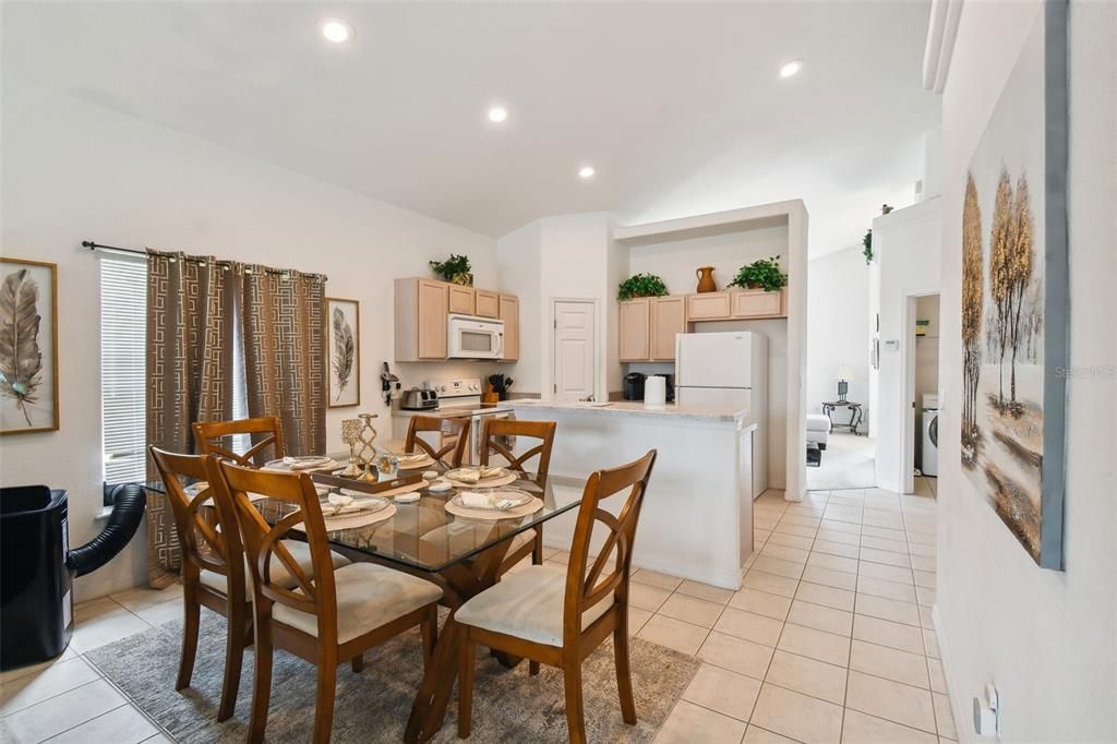 En Venta: $375,000 (4 camas, 3 baños, 1962 Pies cuadrados)