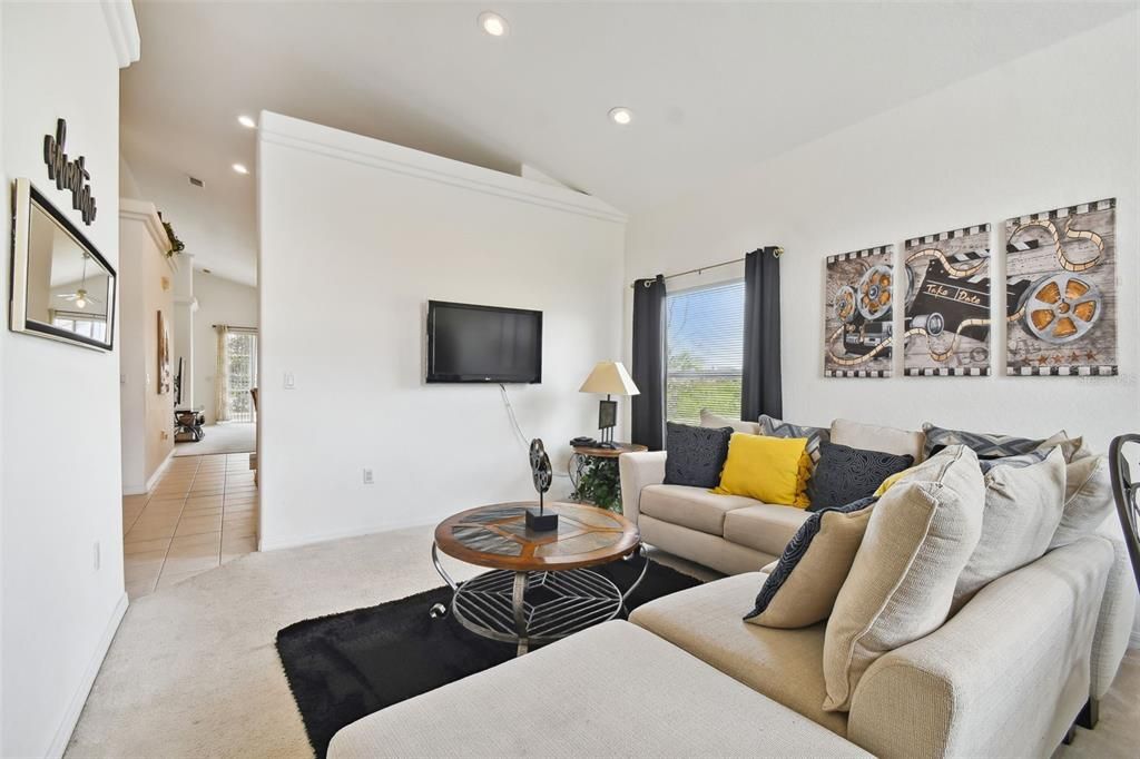 En Venta: $375,000 (4 camas, 3 baños, 1962 Pies cuadrados)