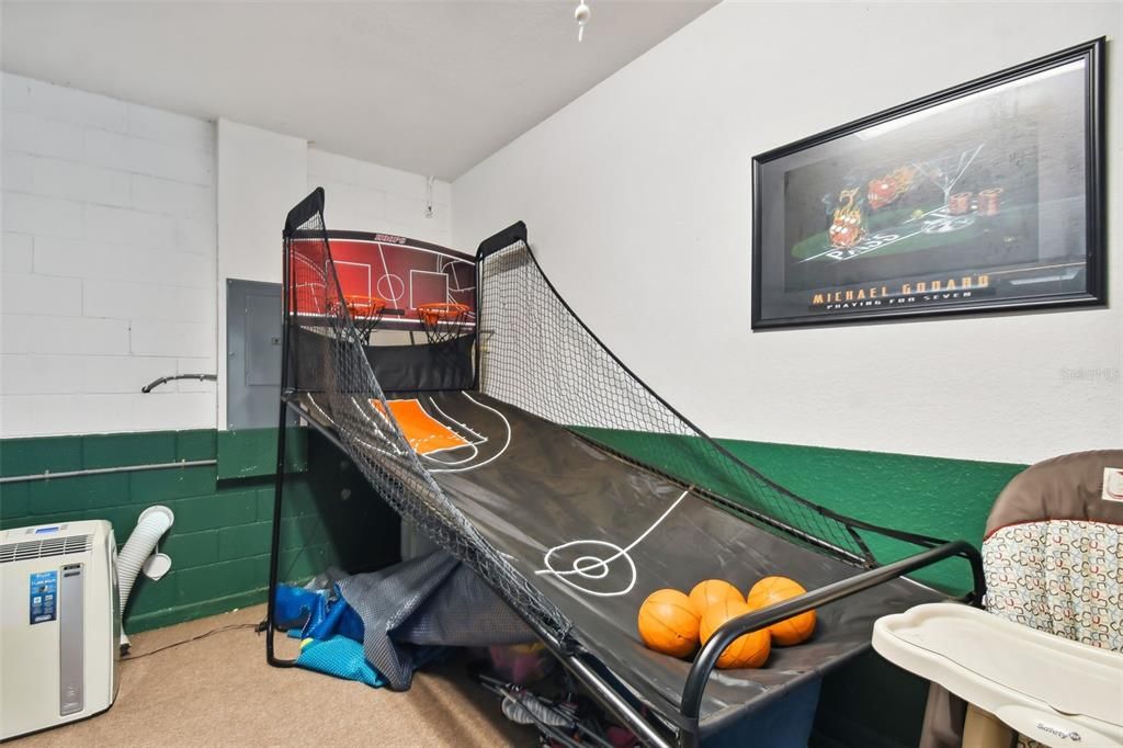 En Venta: $375,000 (4 camas, 3 baños, 1962 Pies cuadrados)