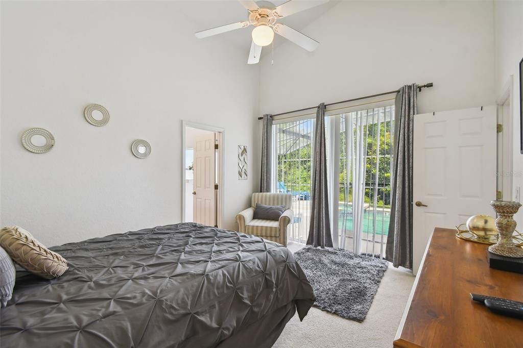 En Venta: $375,000 (4 camas, 3 baños, 1962 Pies cuadrados)