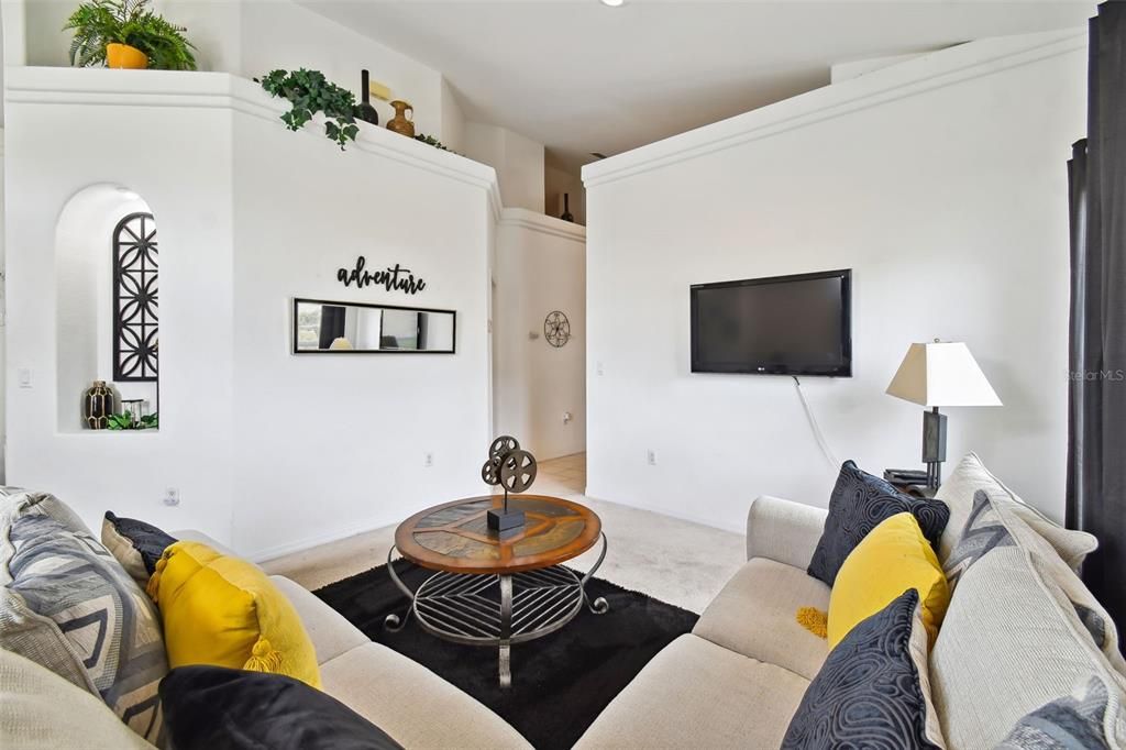 En Venta: $375,000 (4 camas, 3 baños, 1962 Pies cuadrados)