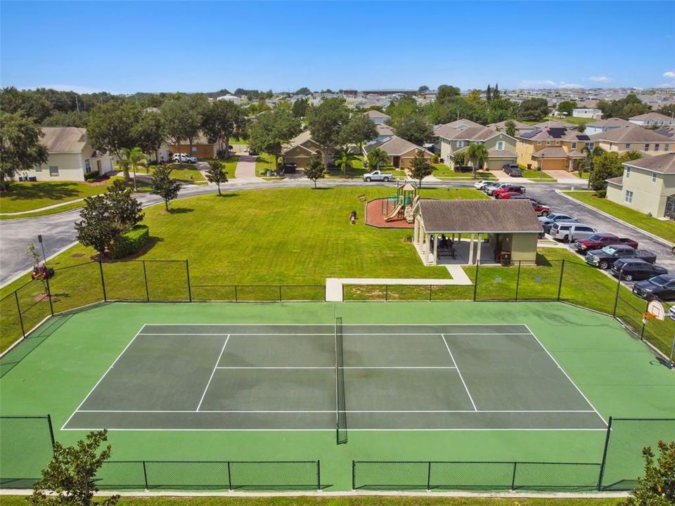 En Venta: $375,000 (4 camas, 3 baños, 1962 Pies cuadrados)