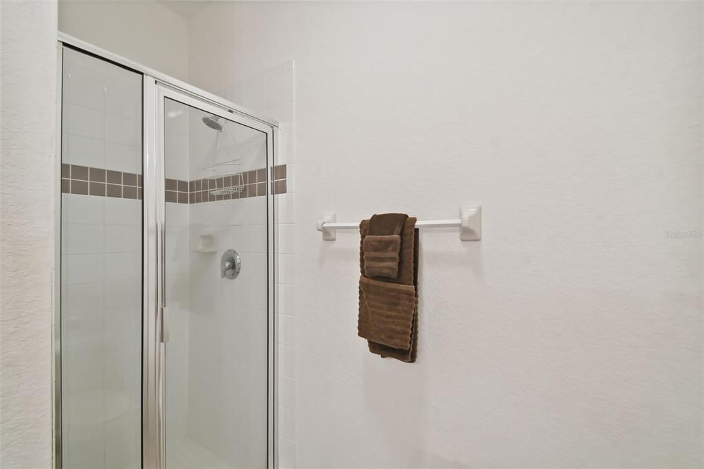 En Venta: $375,000 (4 camas, 3 baños, 1962 Pies cuadrados)