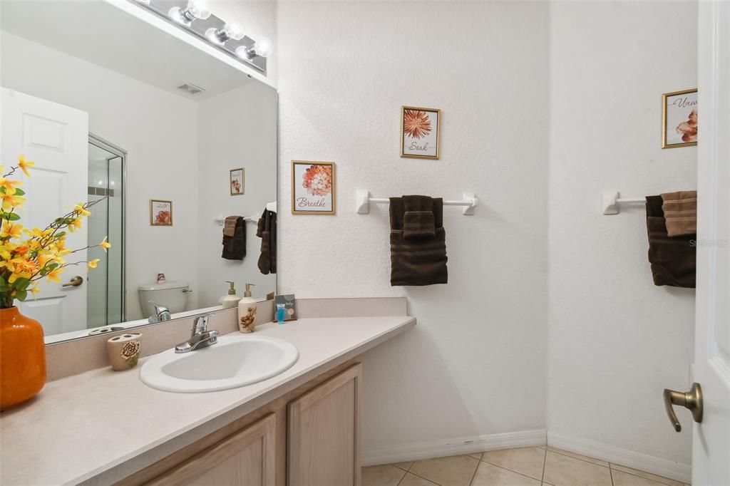 En Venta: $375,000 (4 camas, 3 baños, 1962 Pies cuadrados)