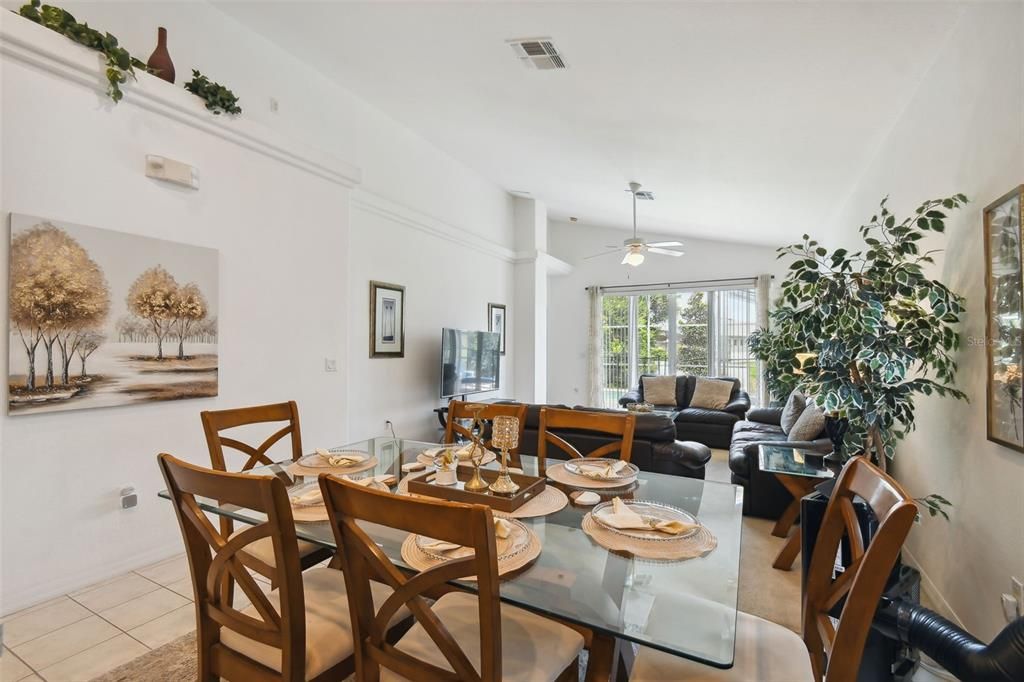 En Venta: $375,000 (4 camas, 3 baños, 1962 Pies cuadrados)