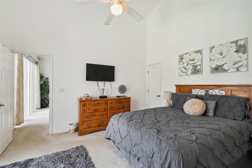 En Venta: $375,000 (4 camas, 3 baños, 1962 Pies cuadrados)