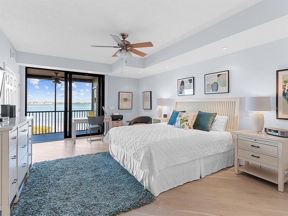 For Sale: $975,000 (2 beds, 2 baths, 1762 Square Feet)