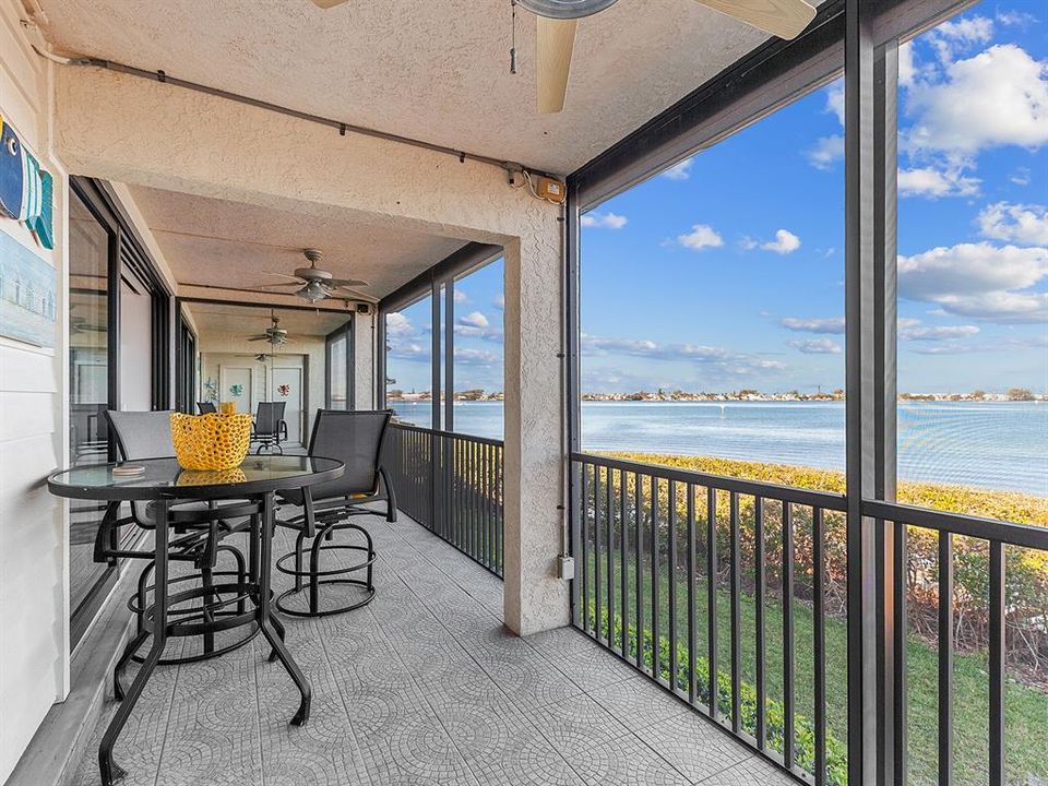 For Sale: $975,000 (2 beds, 2 baths, 1762 Square Feet)