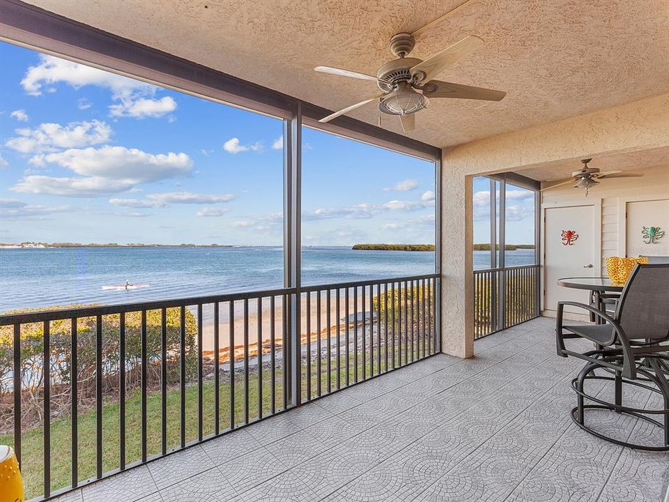 For Sale: $975,000 (2 beds, 2 baths, 1762 Square Feet)