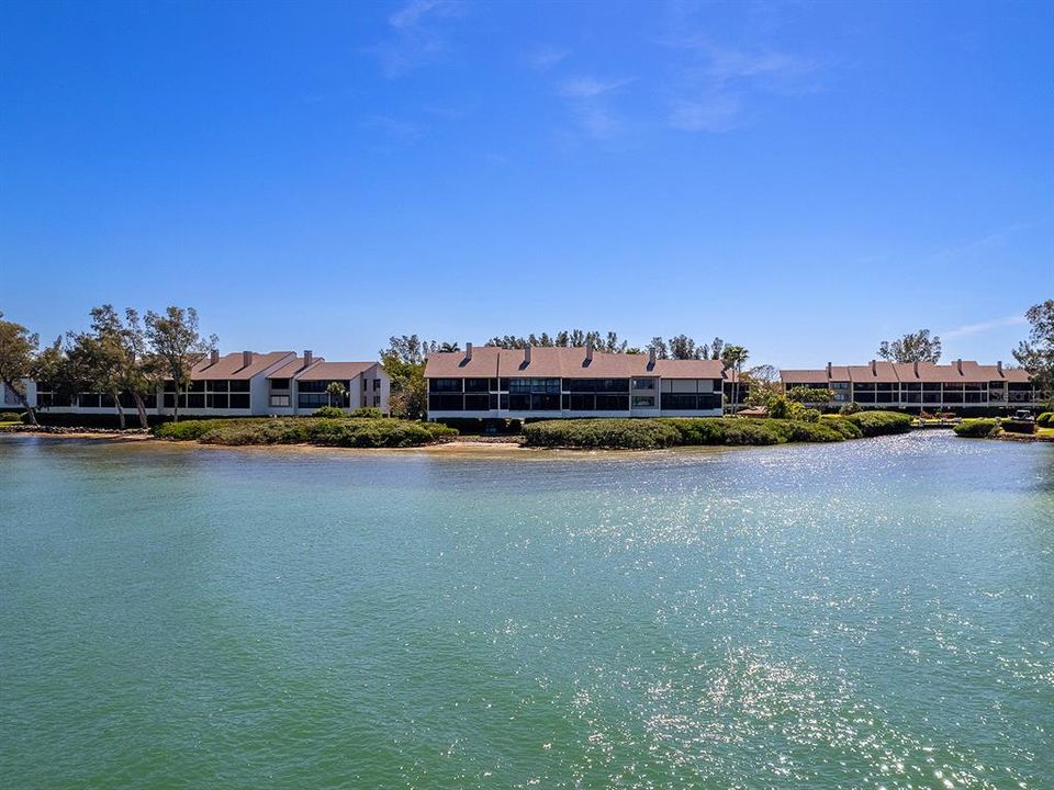 For Sale: $975,000 (2 beds, 2 baths, 1762 Square Feet)