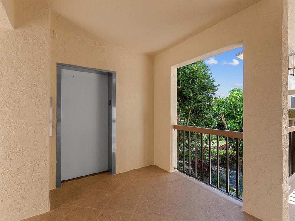 For Sale: $975,000 (2 beds, 2 baths, 1762 Square Feet)