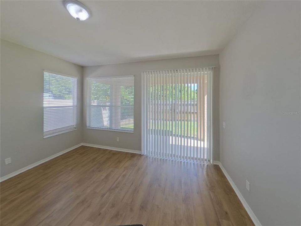 Active With Contract: $1,989 (3 beds, 2 baths, 1616 Square Feet)