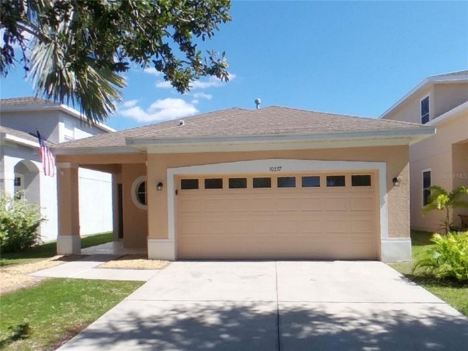 Active With Contract: $1,989 (3 beds, 2 baths, 1616 Square Feet)