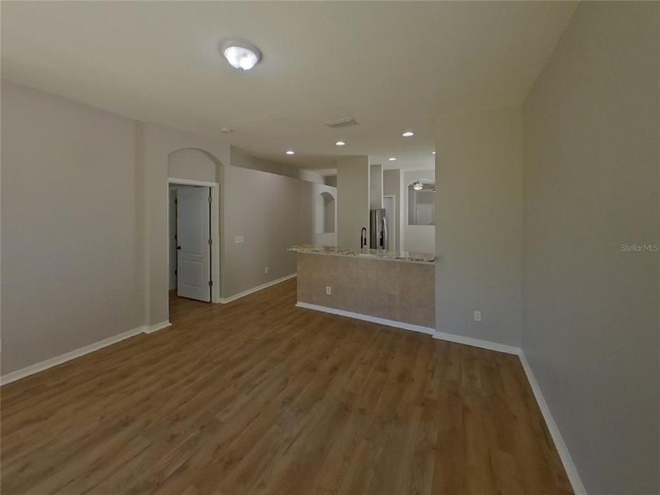 Active With Contract: $1,989 (3 beds, 2 baths, 1616 Square Feet)