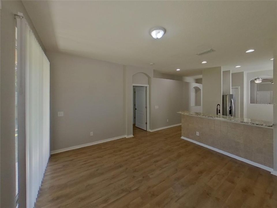 Active With Contract: $1,989 (3 beds, 2 baths, 1616 Square Feet)