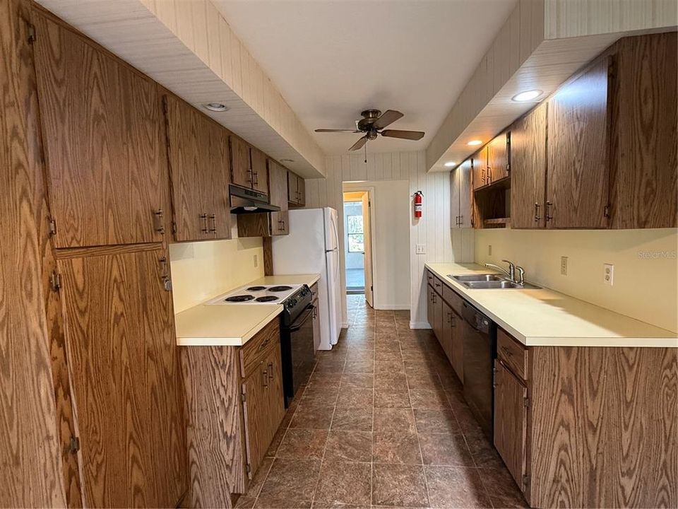 For Rent: $1,575 (2 beds, 2 baths, 1656 Square Feet)