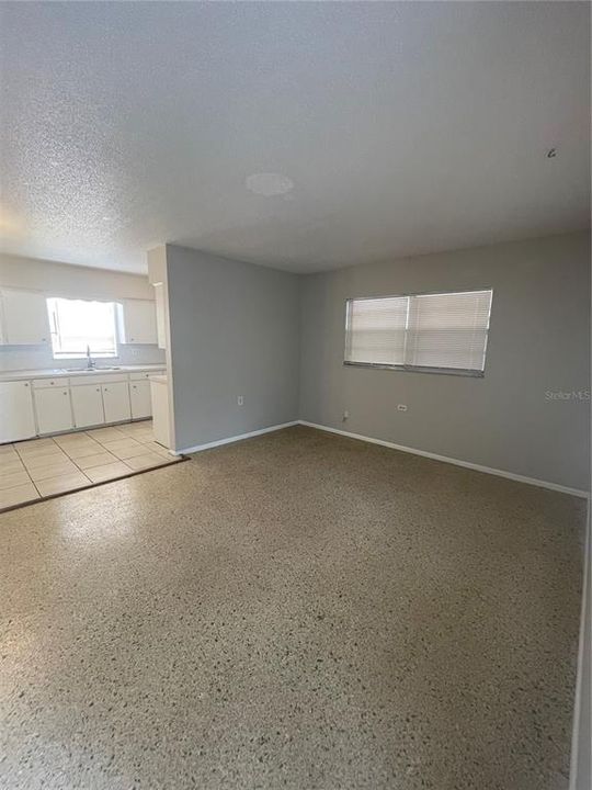 For Rent: $1,350 (2 beds, 1 baths, 1000 Square Feet)