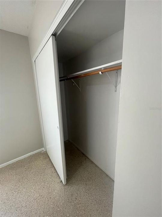 For Rent: $1,350 (2 beds, 1 baths, 1000 Square Feet)