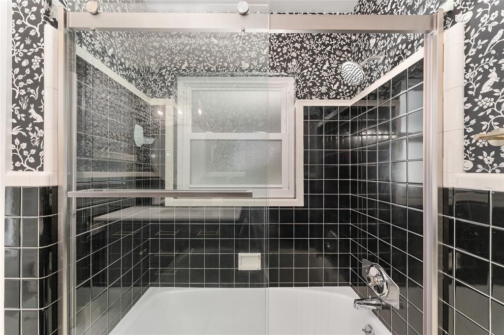 Active With Contract: $500,000 (3 beds, 2 baths, 1794 Square Feet)