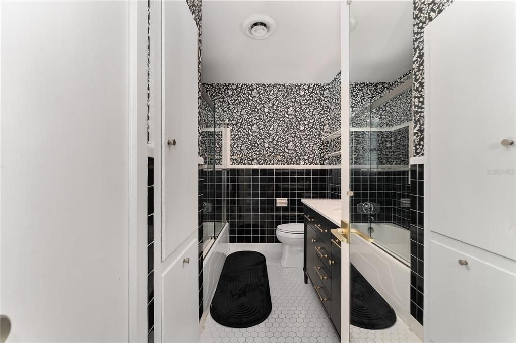 Active With Contract: $500,000 (3 beds, 2 baths, 1794 Square Feet)