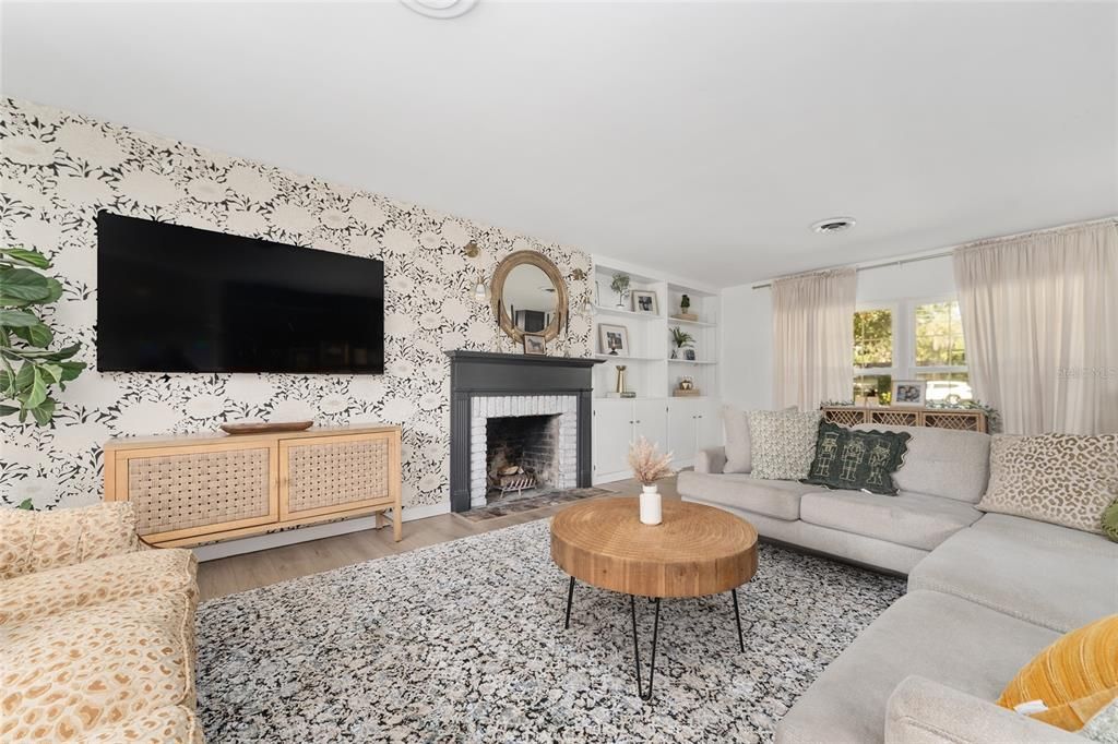 Active With Contract: $500,000 (3 beds, 2 baths, 1794 Square Feet)