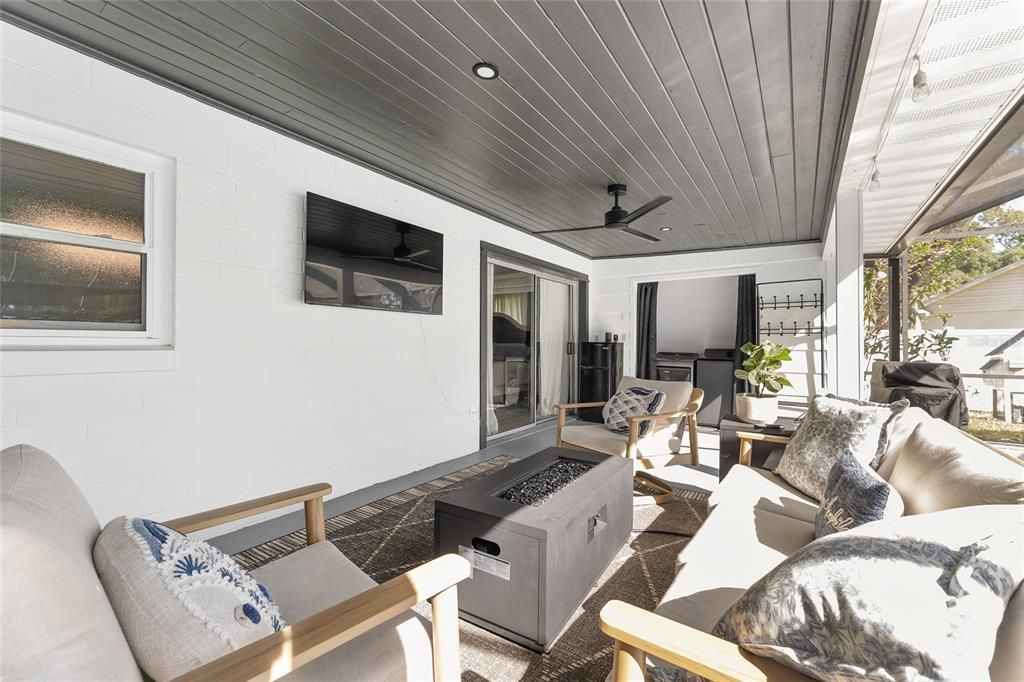 Active With Contract: $500,000 (3 beds, 2 baths, 1794 Square Feet)