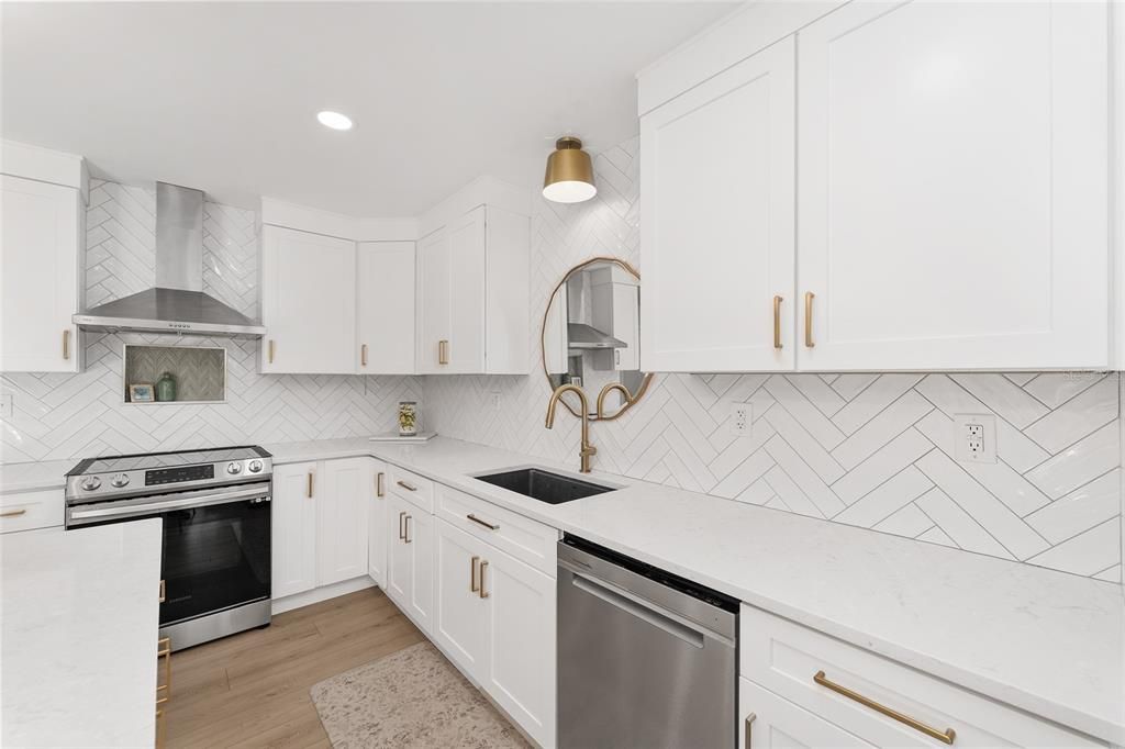 Active With Contract: $500,000 (3 beds, 2 baths, 1794 Square Feet)