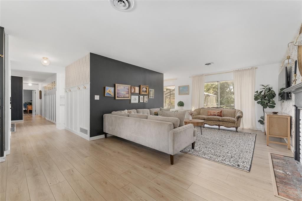 Active With Contract: $500,000 (3 beds, 2 baths, 1794 Square Feet)