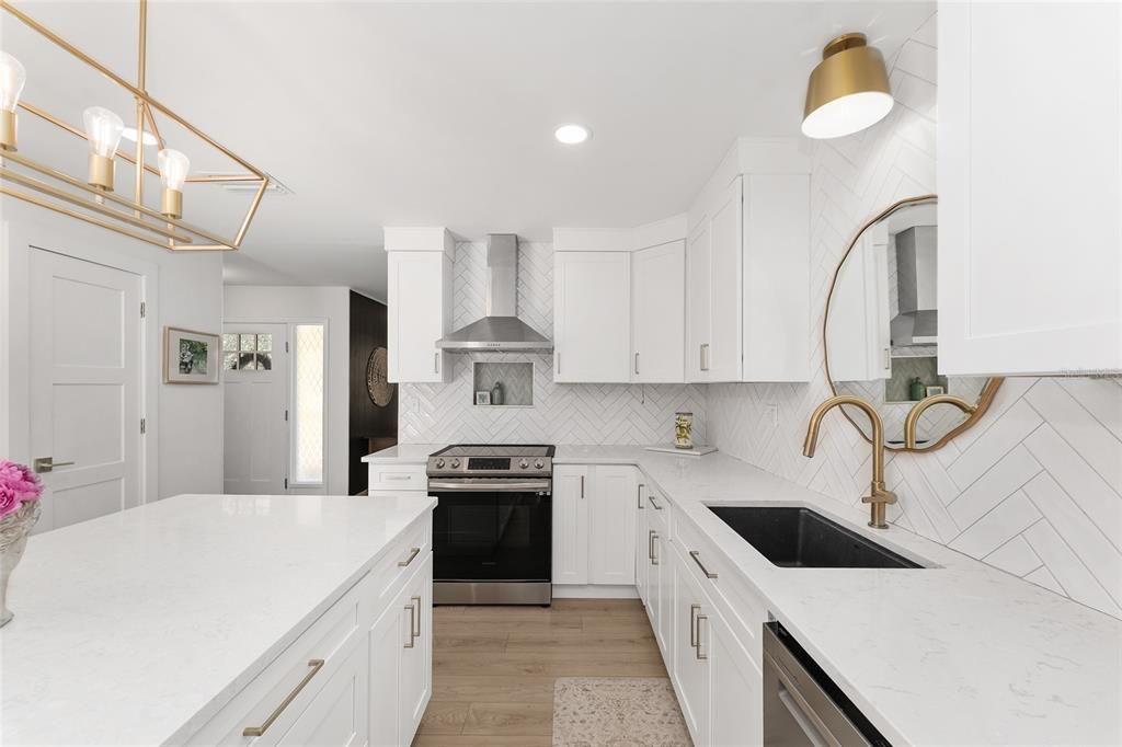 Active With Contract: $500,000 (3 beds, 2 baths, 1794 Square Feet)