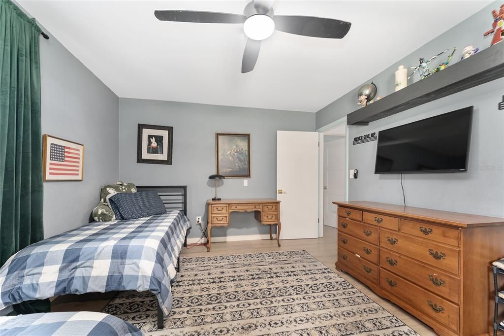 Active With Contract: $500,000 (3 beds, 2 baths, 1794 Square Feet)