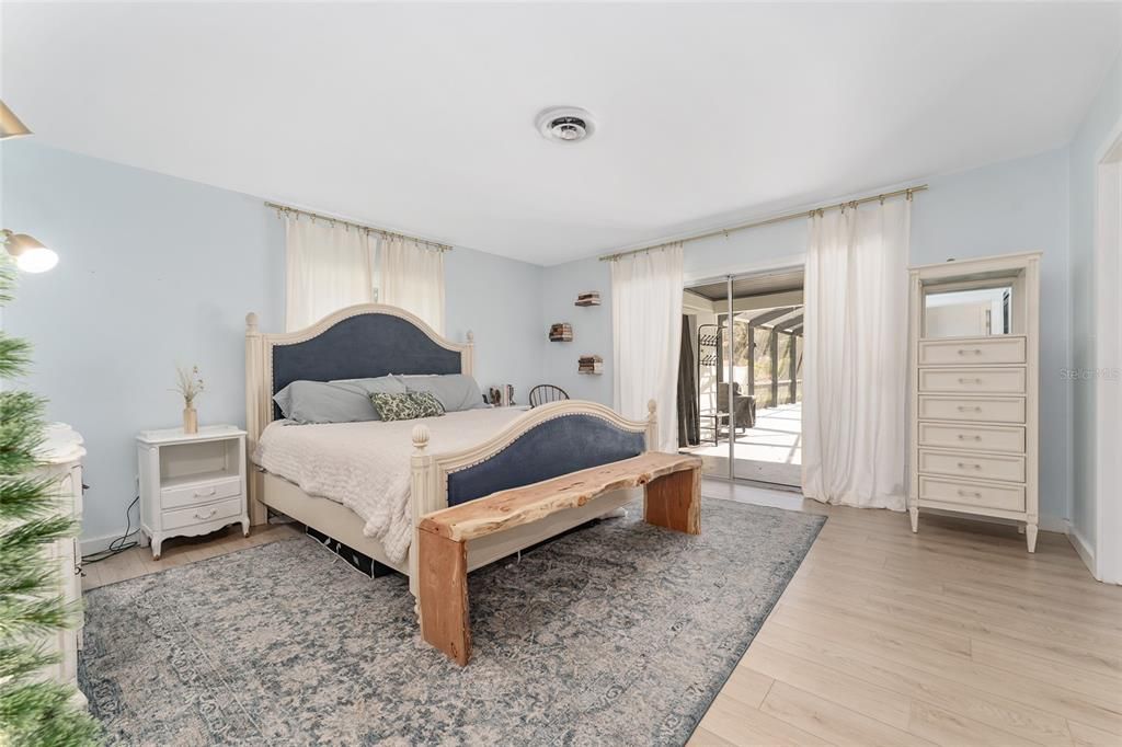 Active With Contract: $500,000 (3 beds, 2 baths, 1794 Square Feet)