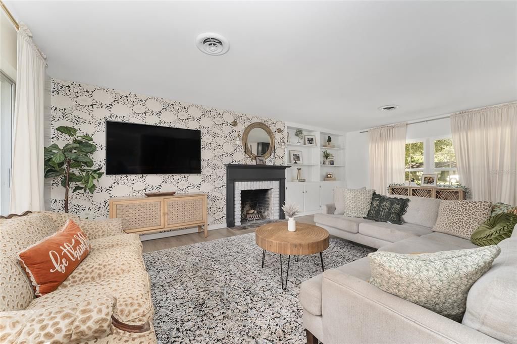 Active With Contract: $500,000 (3 beds, 2 baths, 1794 Square Feet)