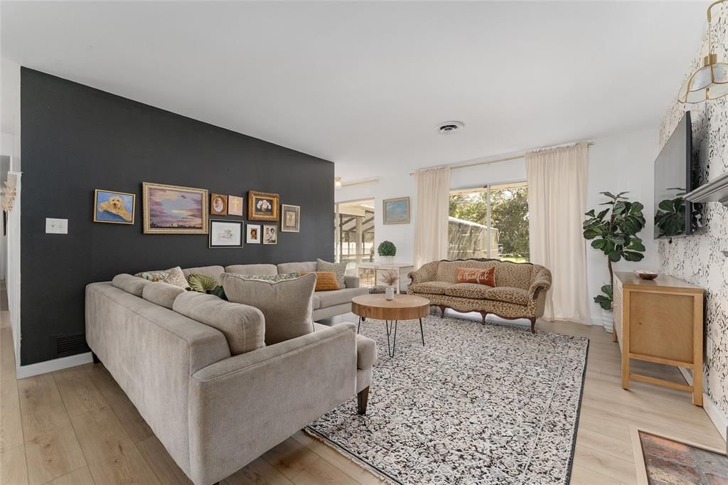 Active With Contract: $500,000 (3 beds, 2 baths, 1794 Square Feet)