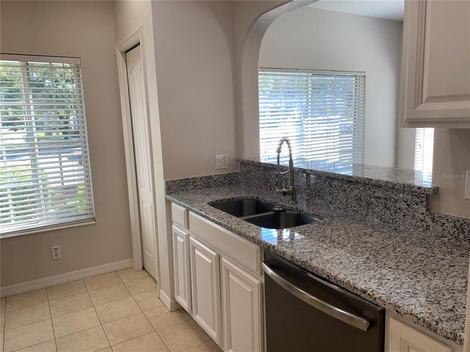 En Renta: $2,100 (3 camas, 2 baños, 1200 Pies cuadrados)