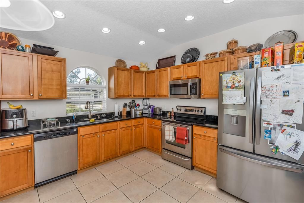 En Venta: $350,000 (4 camas, 2 baños, 1870 Pies cuadrados)