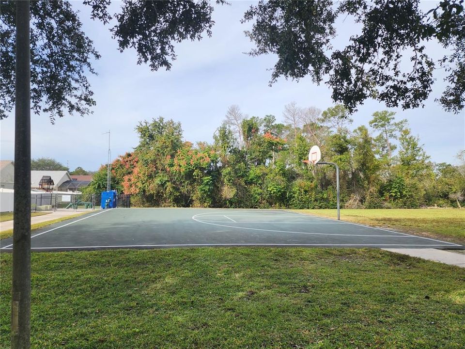 En Venta: $350,000 (4 camas, 2 baños, 1870 Pies cuadrados)